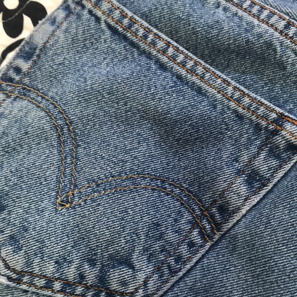 ❤️(81) Men’s Levi jeans, 550 relaxed fit. Size 34W by 29L. Great condition - Picture 6 of 7